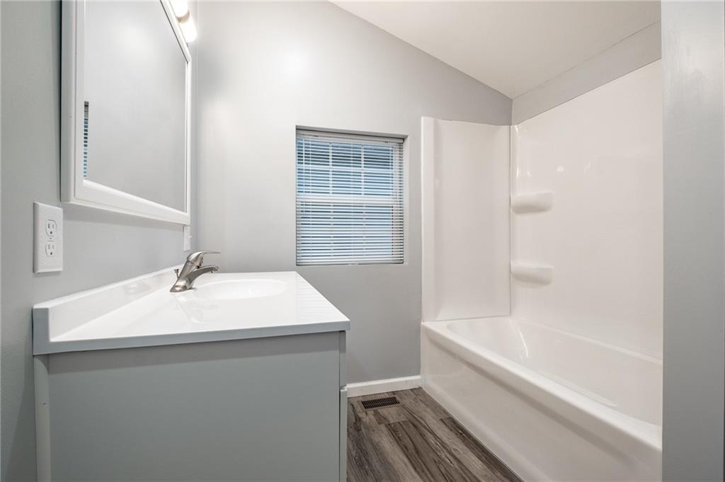 736 Reed Street Columbus, IN 47201 - Photo 11 of 18 Gallery Image 11