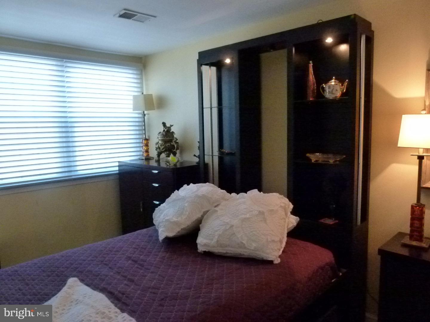 51 Haddonfield Cmns Haddonfield, NJ 08033 - Photo 11 of 17 Gallery Image 11