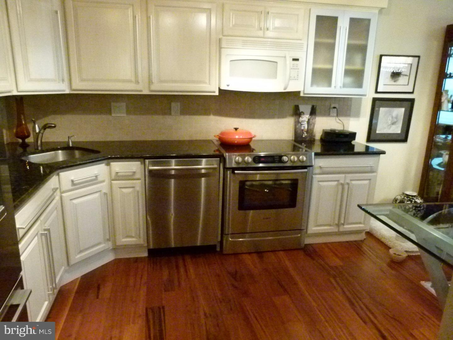 51 Haddonfield Cmns Haddonfield, NJ 08033 - Photo 3 of 17 Gallery Image 3