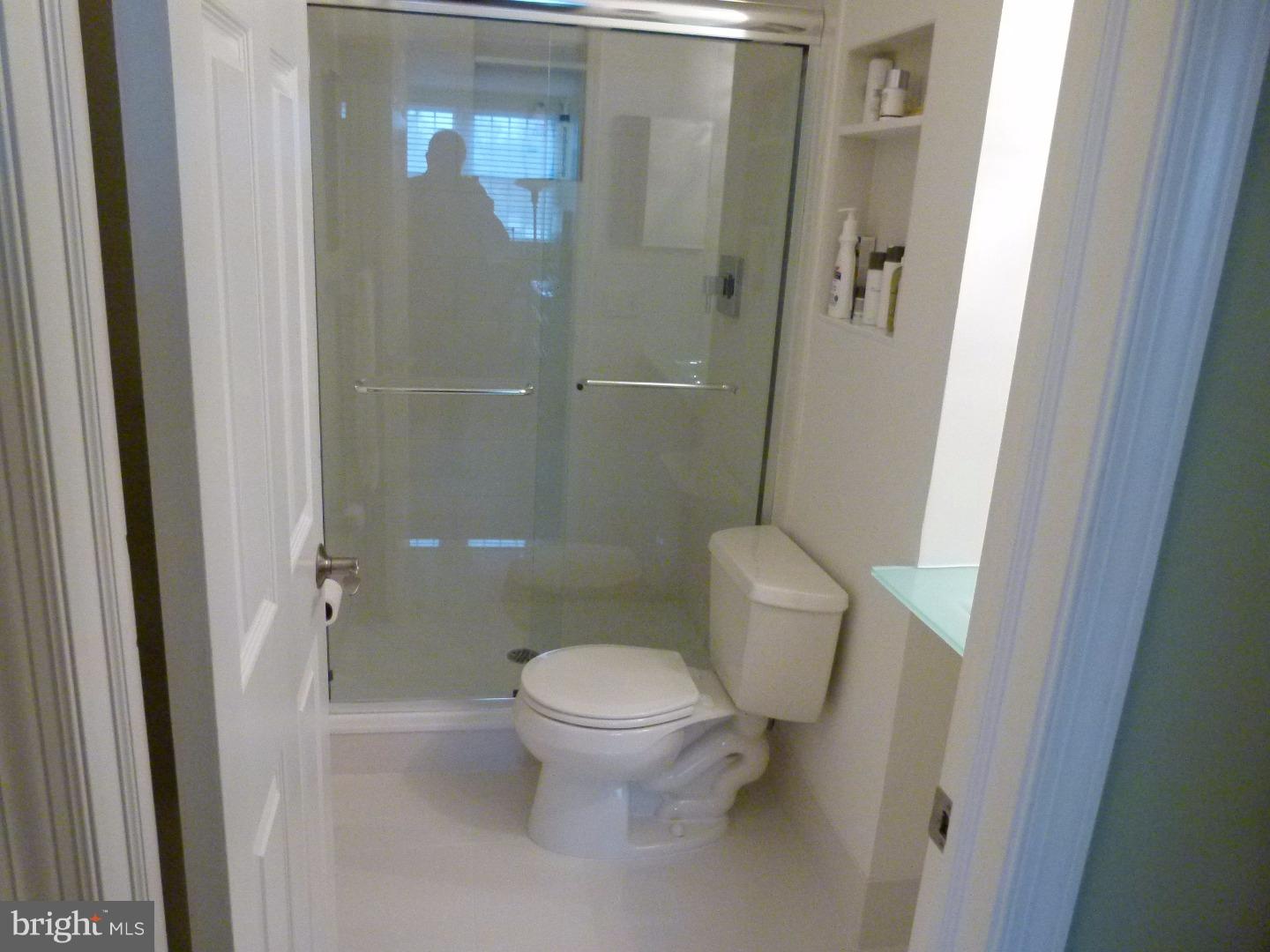 51 Haddonfield Cmns Haddonfield, NJ 08033 - Photo 10 of 17 Gallery Image 10