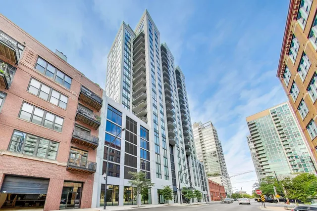 $625,000 | 435 West Erie Street, Unit 1106, Chicago, IL 60654