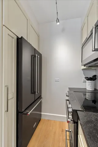 $625,000 | 435 West Erie Street, Unit 1106, Chicago, IL 60654