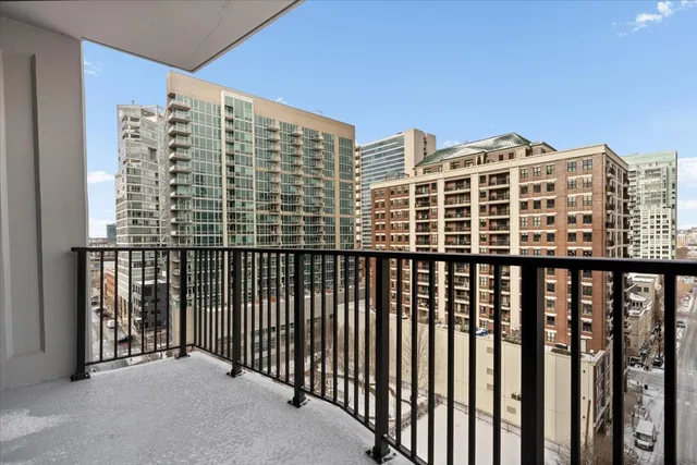 $625,000 | 435 West Erie Street, Unit 1106, Chicago, IL 60654