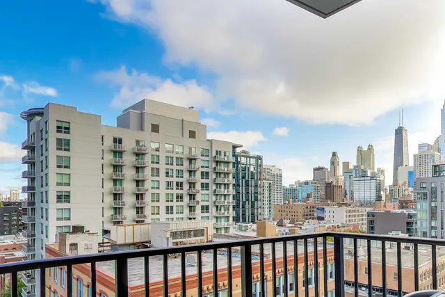 $625,000 | 435 West Erie Street, Unit 1106, Chicago, IL 60654