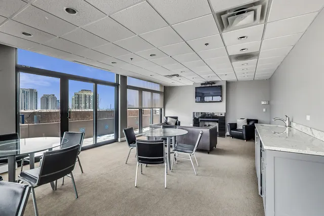 $625,000 | 435 West Erie Street, Unit 1106, Chicago, IL 60654