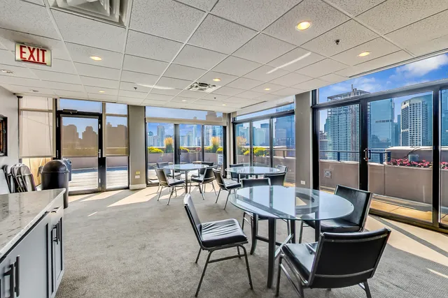 $625,000 | 435 West Erie Street, Unit 1106, Chicago, IL 60654