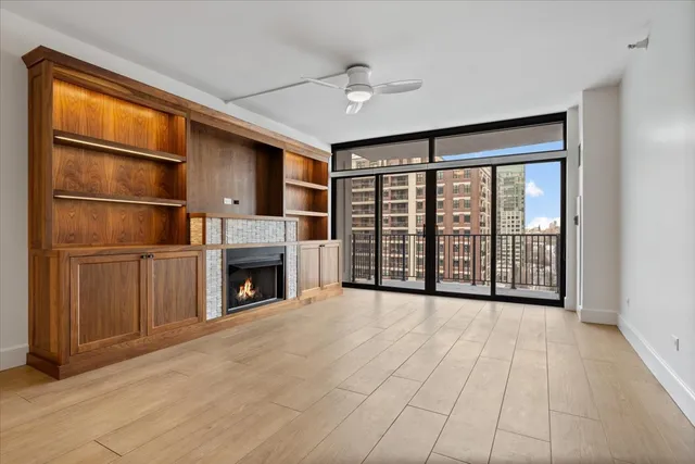$625,000 | 435 West Erie Street, Unit 1106, Chicago, IL 60654