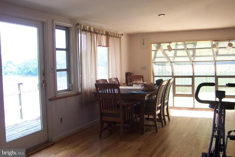 102 Ridge Road Riva, MD 21140 - Photo 4 of 8 Dining Area