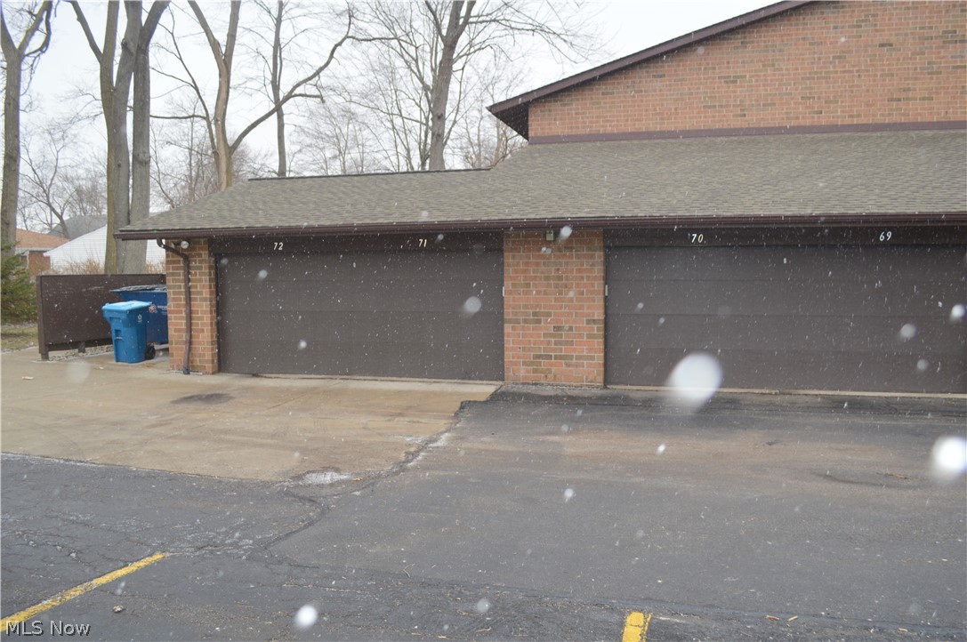 22976 Maple Ridge Road, Unit 102 North Olmsted, OH 44070 - Photo 23 of 25 Gallery Image 23
