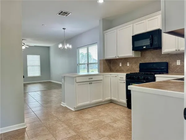 $1,750 | 20073 Scarlett Lane, Ponchatoula, LA 70454