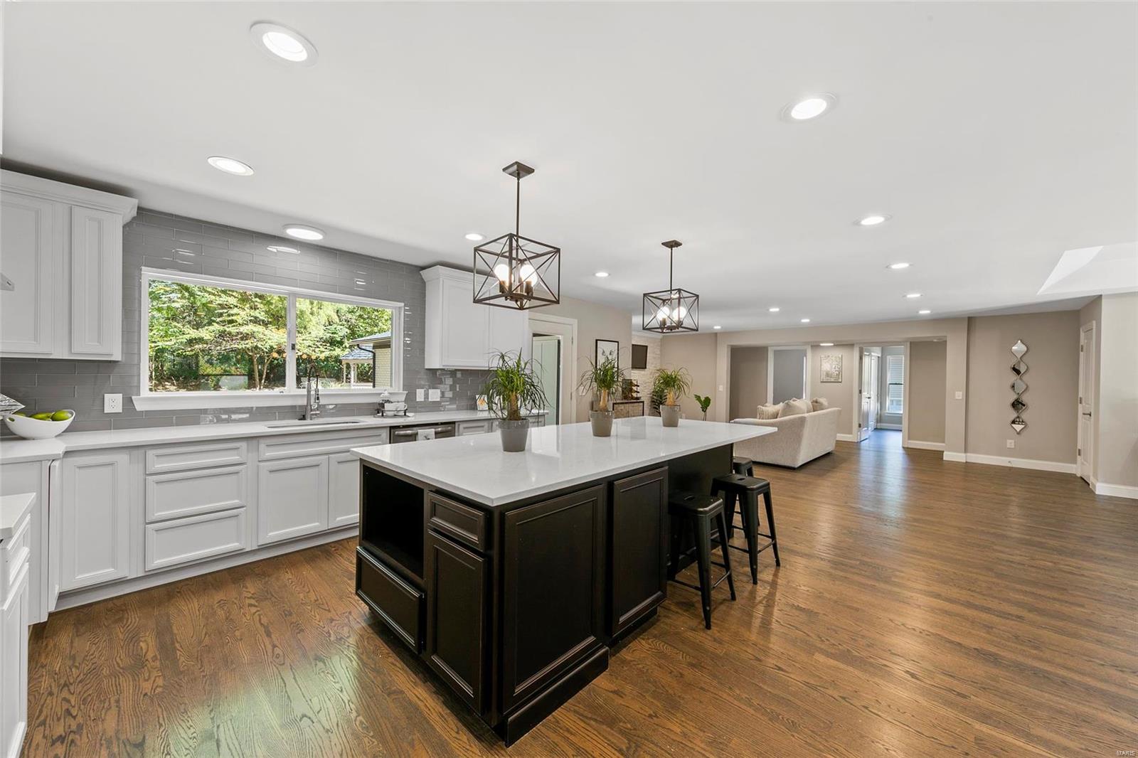 14391 Ladue Road Chesterfield, MO 63017 - Photo 8 of 65