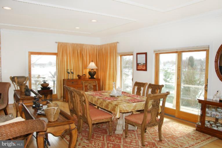 3645 Branhum Road Edgewater, MD 21037 - Photo 14 of 27 Dining area in the great room