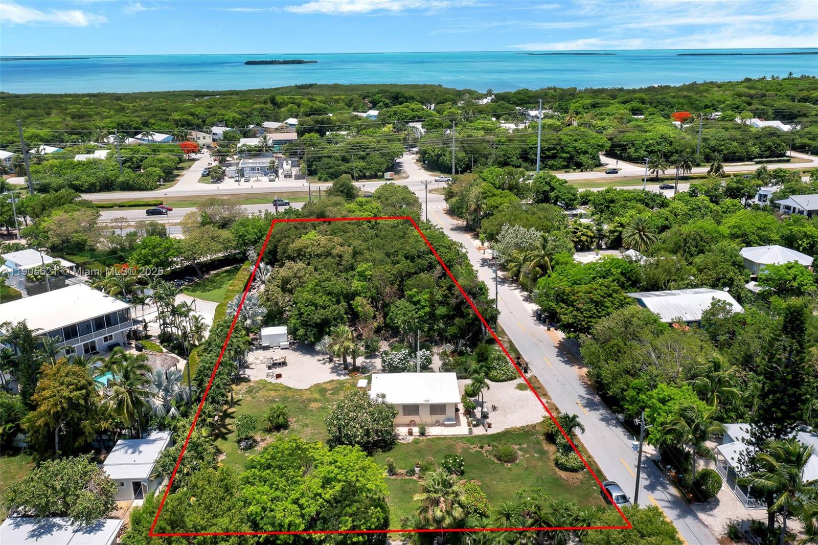 306 Lime Street Key Largo, FL 33037 - Photo 7 of 37 a view of city and ocean