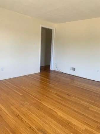 $1,725 | 16 Abington Avenue, Unit 1R, Holbrook, MA 02343