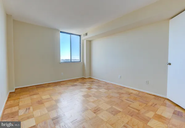 a view of empty room with window