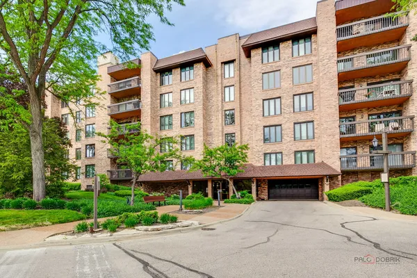$650,000 | 1721 Mission Hills Road, Unit 502, Northbrook, IL 60062