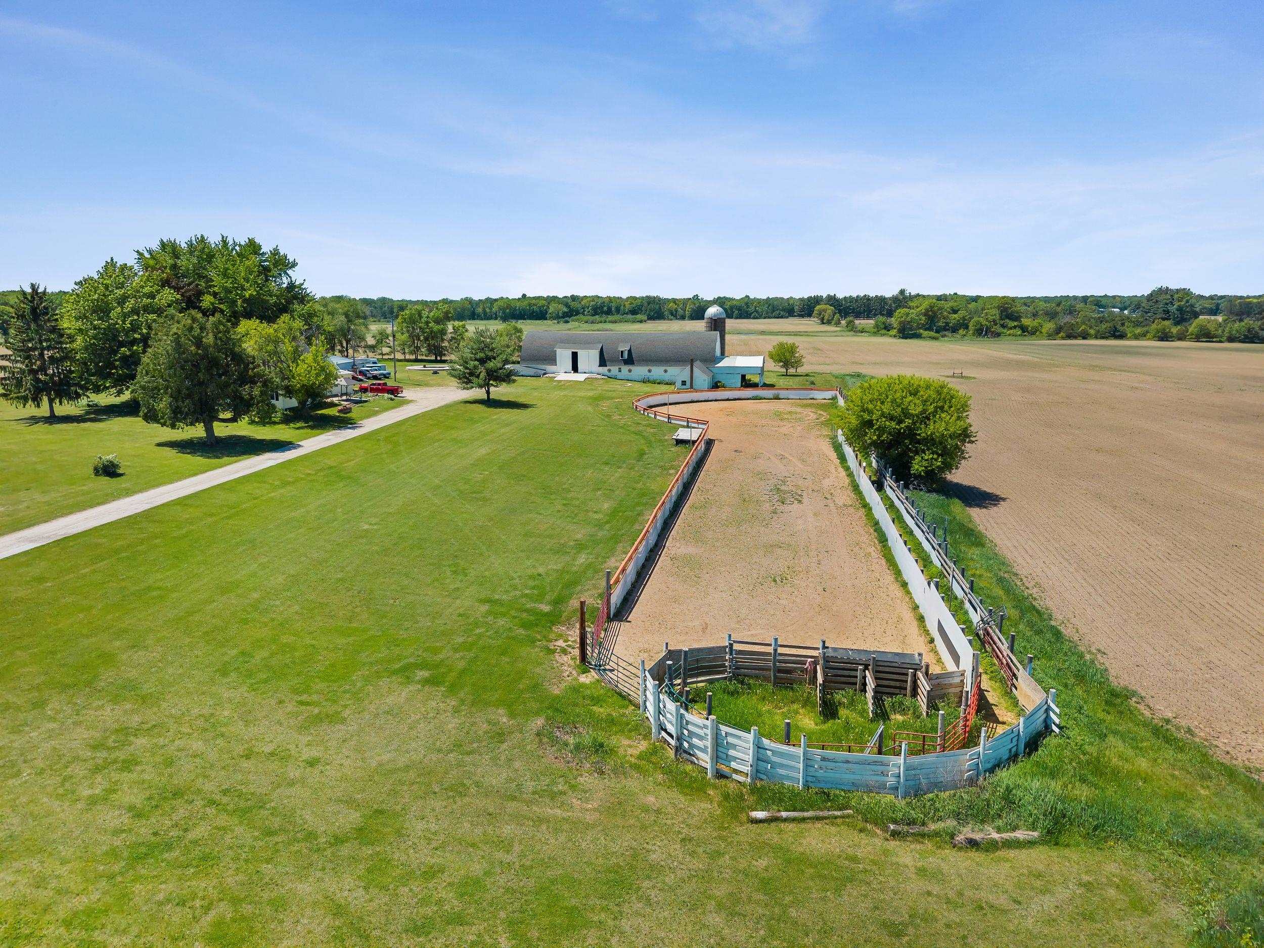 N9567 32nd Drive Berlin, WI 54923 - Photo 6 of 46