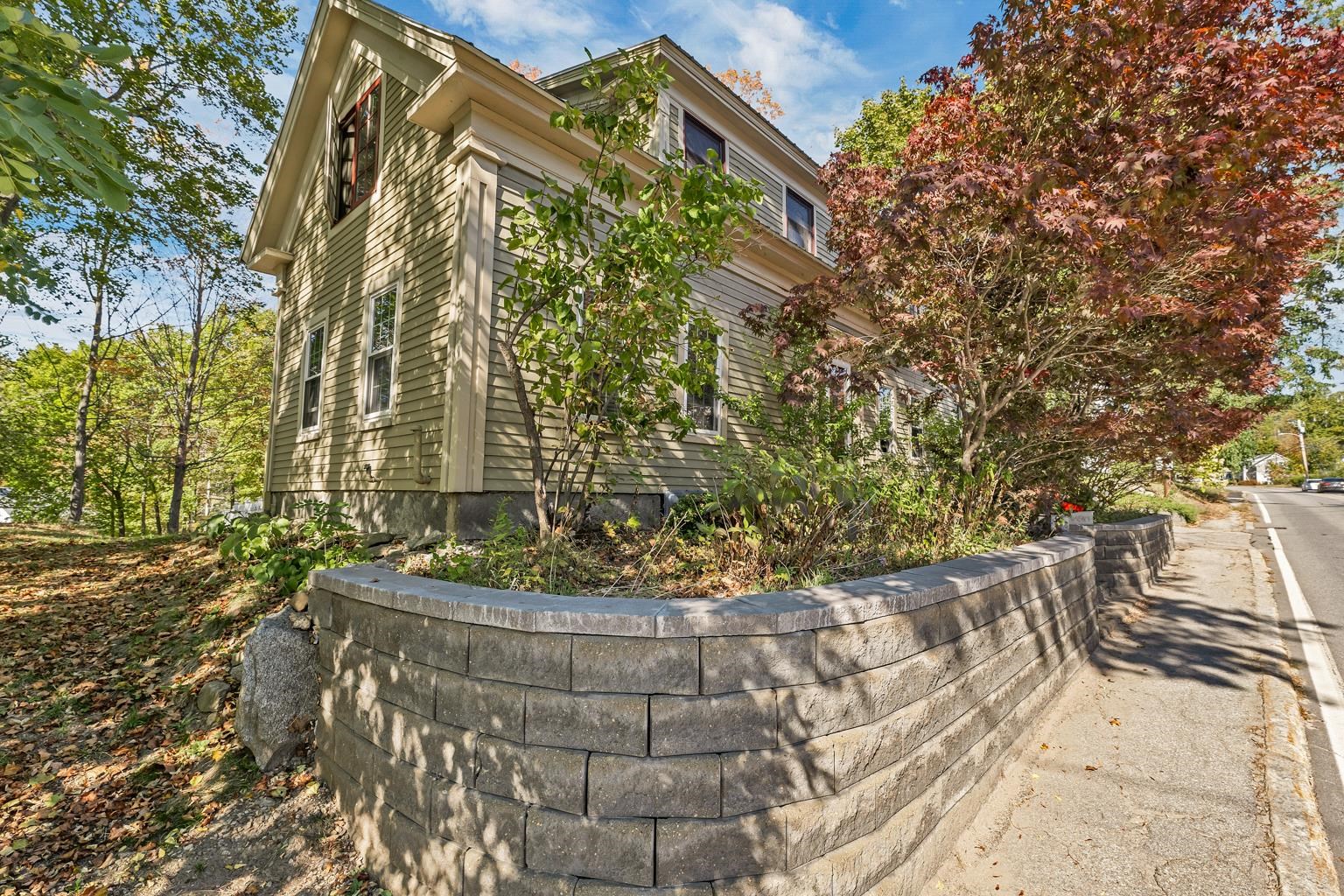 108 Center Street Wolfeboro, NH 03894 - Photo 15 of 55