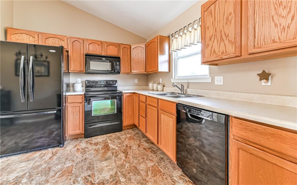 286 Cranberry Road Grove City, PA 16127 - Photo 13 of 25 Gallery Image 13
