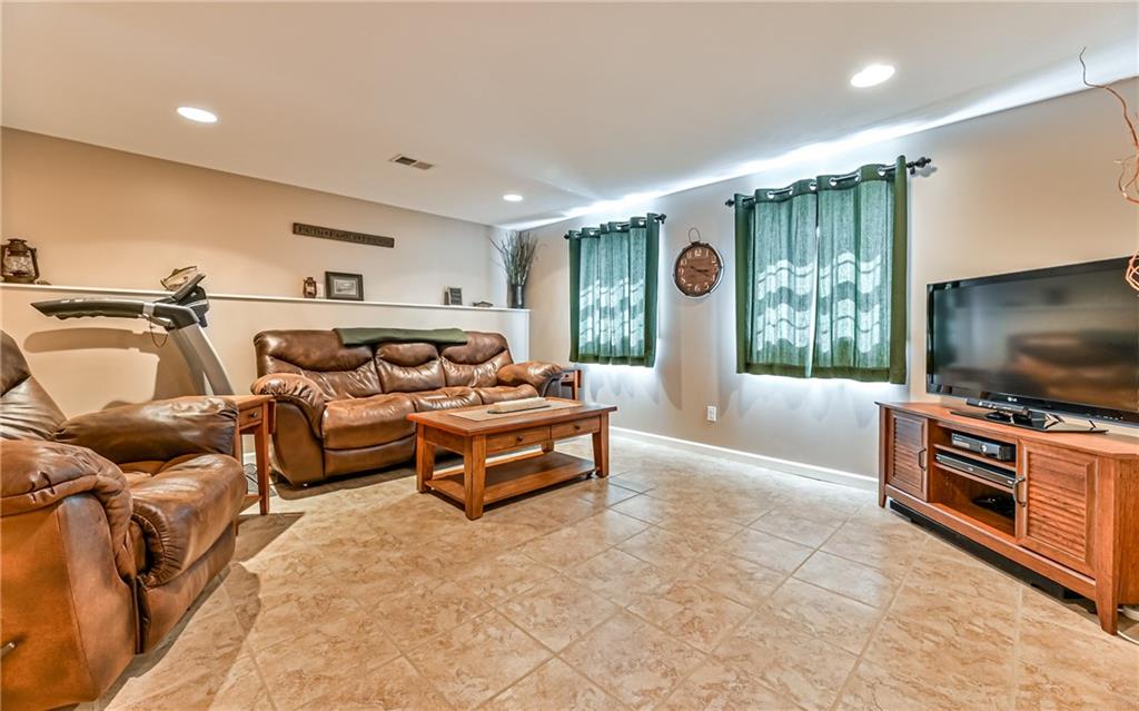 286 Cranberry Road Grove City, PA 16127 - Photo 20 of 25 Gallery Image 20