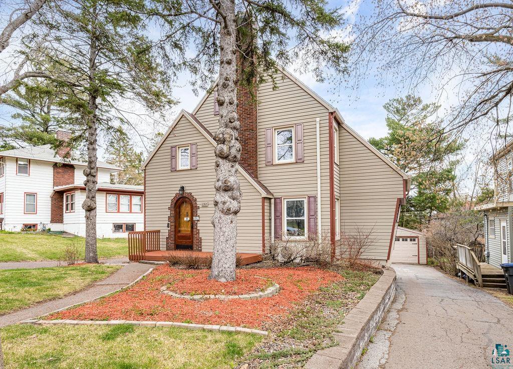 2312 East 8th Street Duluth, MN 55812 - Photo 2 of 44