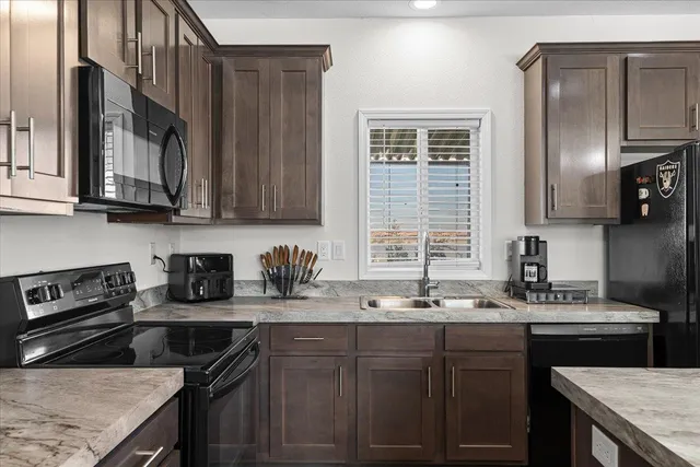 $229,000 | 4399 Aplicella Court, Unit 75, Manteca, CA 95337