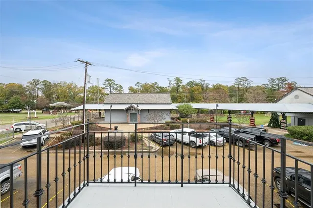 $335,000 | 635 Lafitte Street, Unit 4, Mandeville, LA 70448