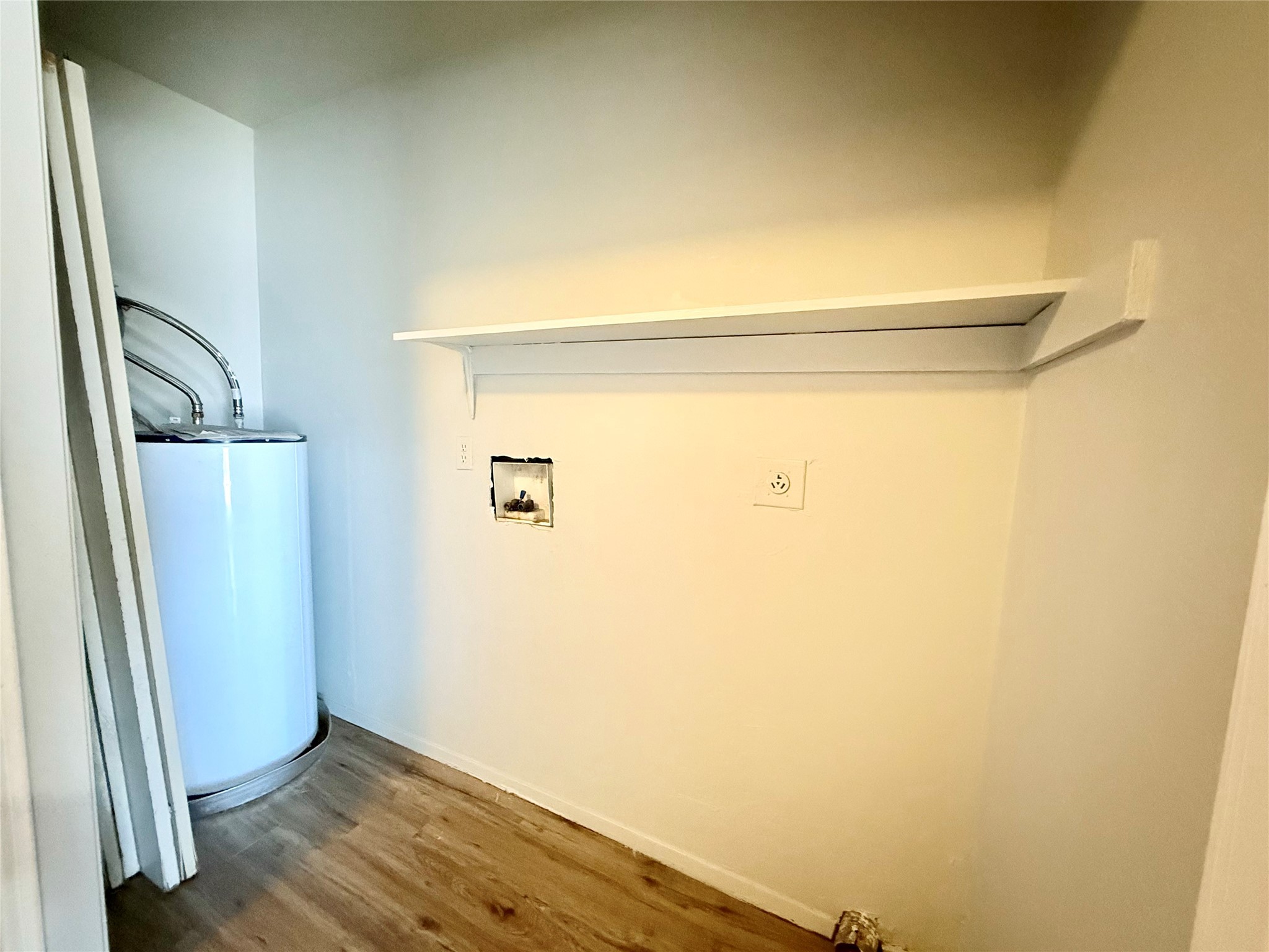 705 Ruth Court, Unit B Navasota, TX 77868 - Photo 4 of 14 a view of small space