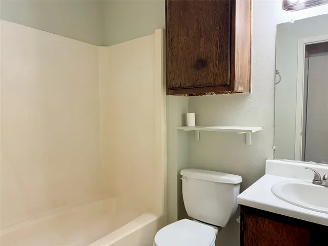 $1,150 | 705 Ruth Court, Unit B, Navasota, TX 77868