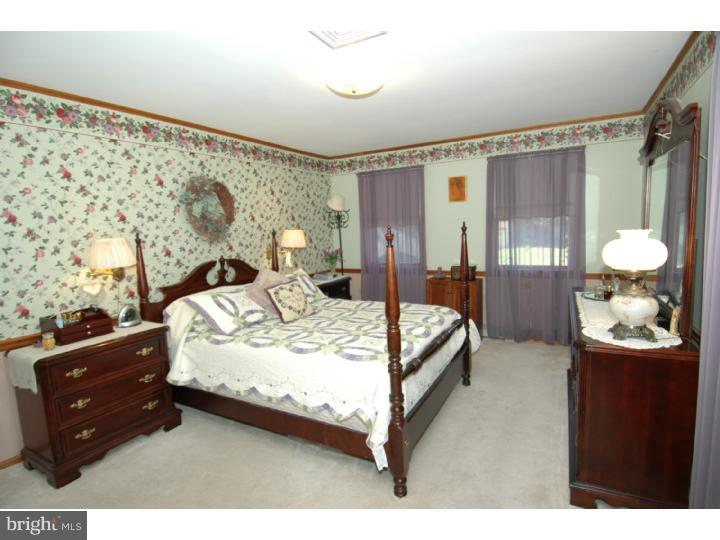 19 Island Road Jobstown, NJ 08041 - Photo 12 of 25 Bedroom - Main