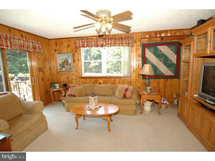 19 Island Road Jobstown, NJ 08041 - Photo 7 of 25 Family Room