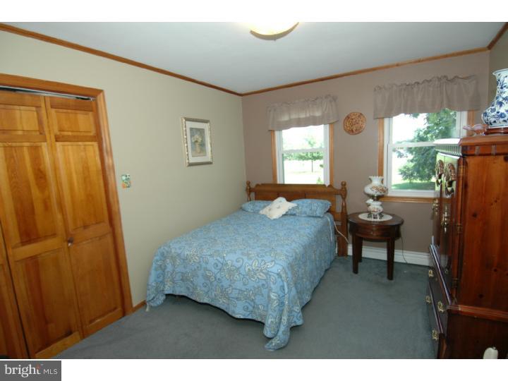 19 Island Road Jobstown, NJ 08041 - Photo 9 of 25 Bedroom 2