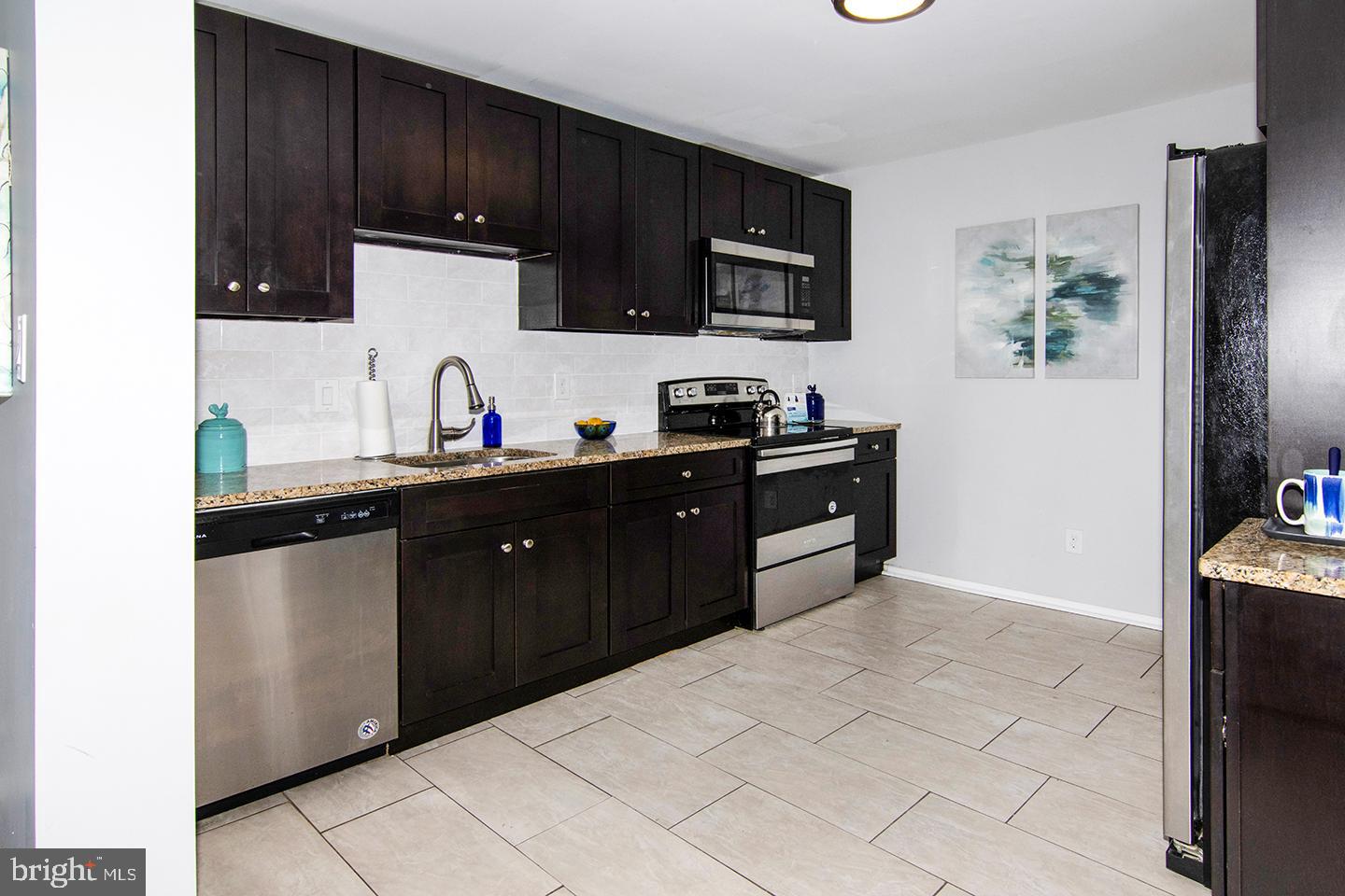 604 Bromley Estate Pine Hill, NJ 08021 - Photo 3 of 37