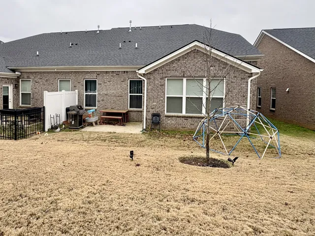 a house view with a outdoor space