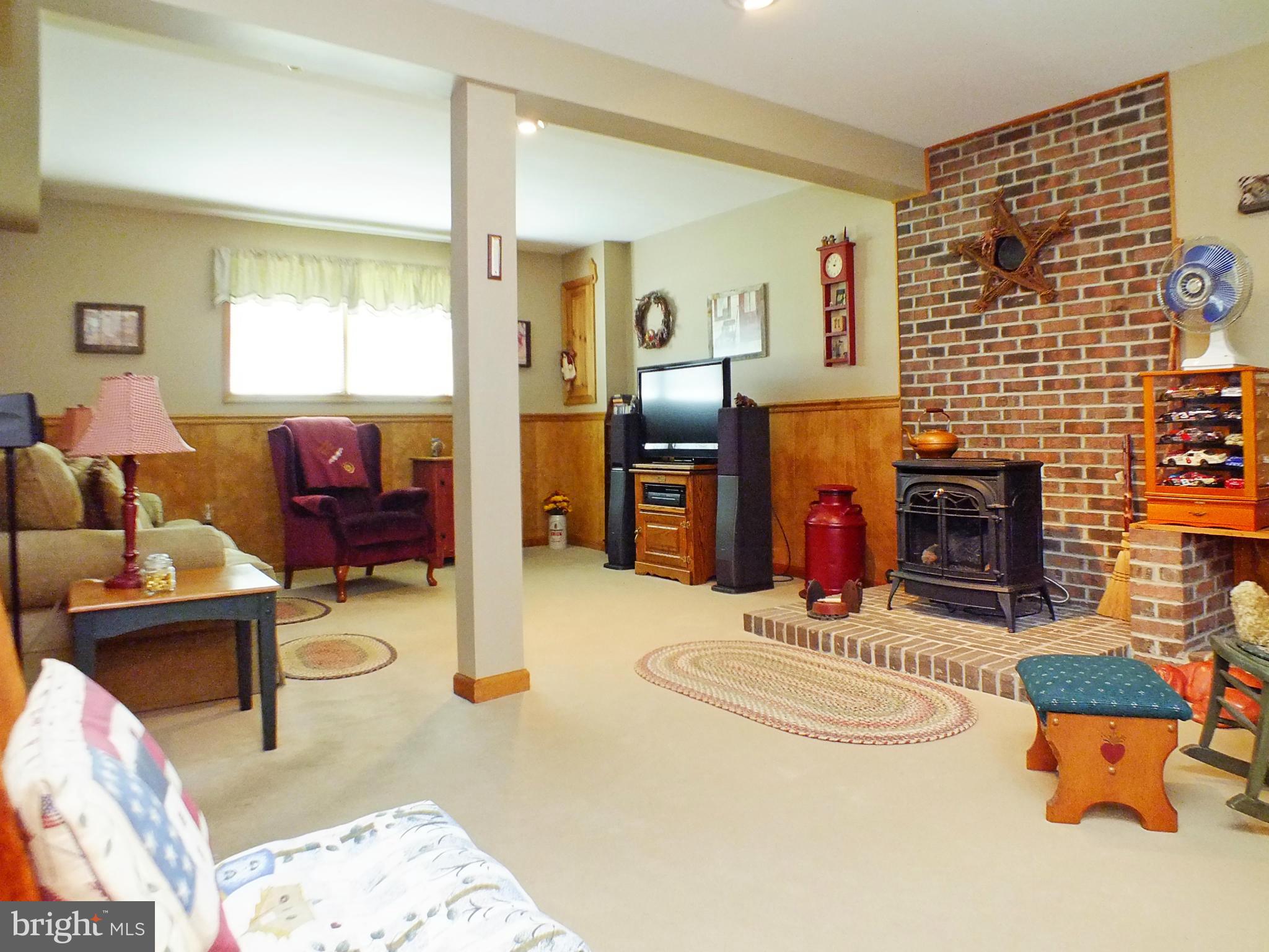 2928 Michelle Road Manchester, MD 21102 - Photo 17 of 30 Family Room, View 1
