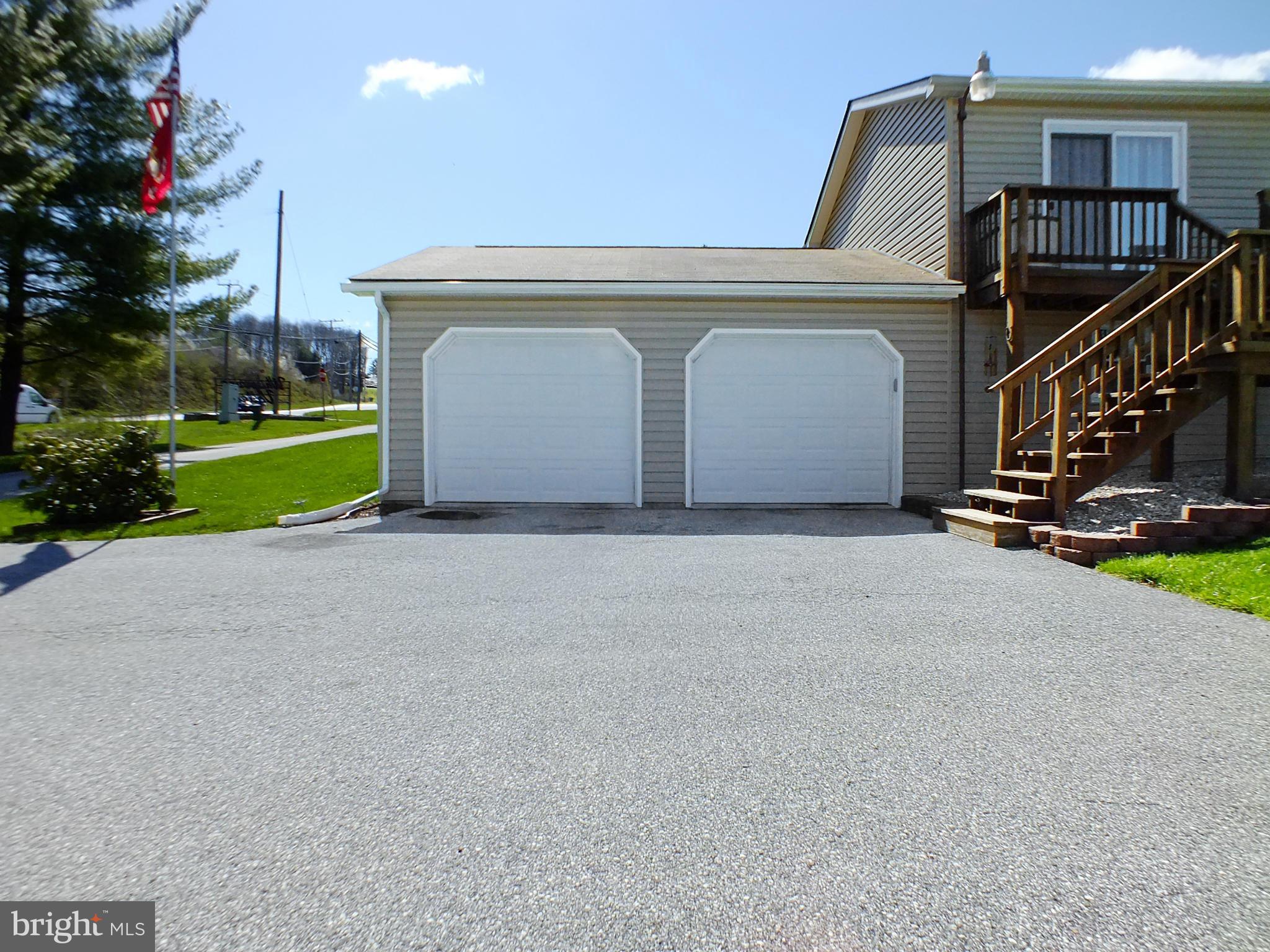 2928 Michelle Road Manchester, MD 21102 - Photo 25 of 30 Garage