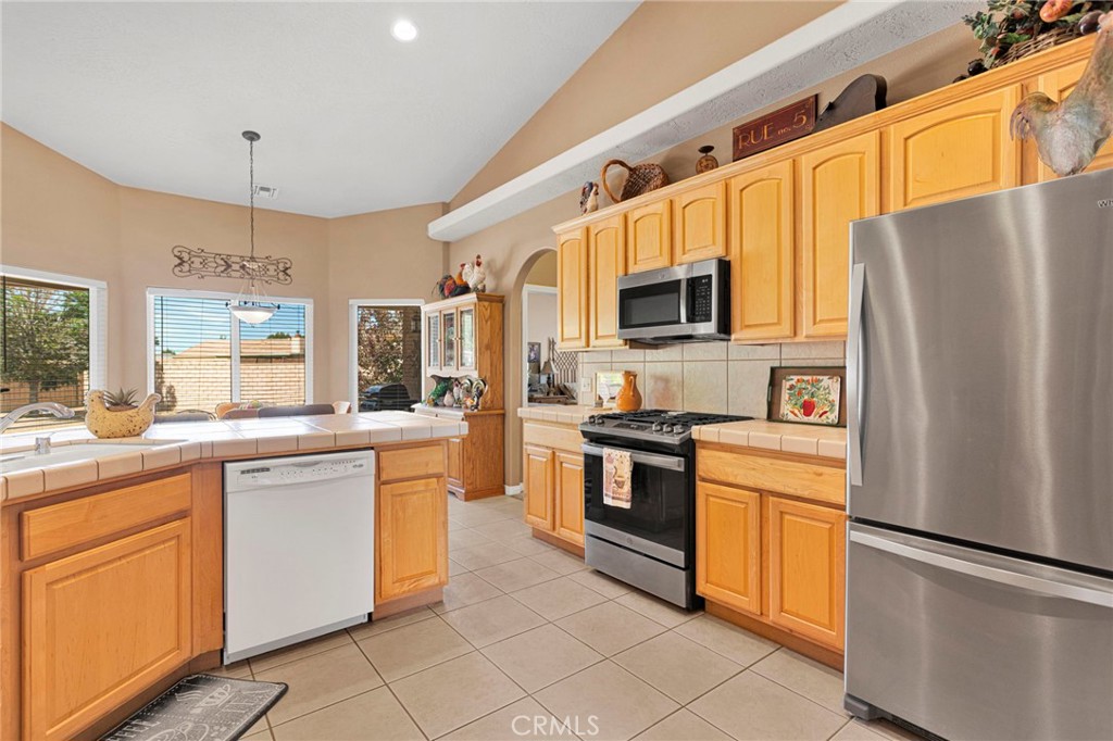 14128 Rincon Road Apple Valley, CA 92307 - Photo 20 of 53