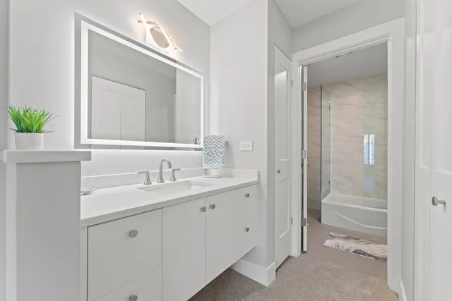 $279,900 | 813 East Carriage Lane, Unit 5, Palatine, IL 60074