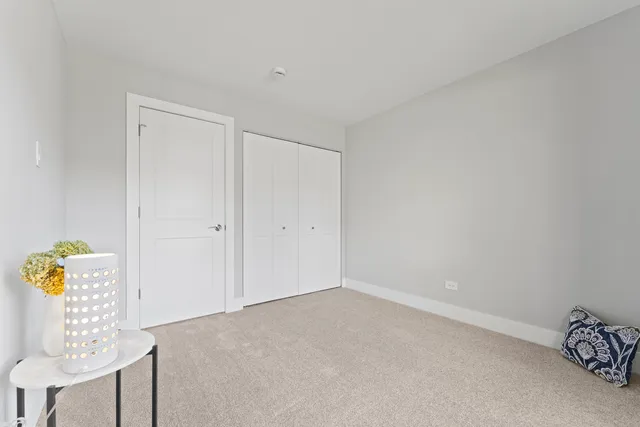 $279,900 | 813 East Carriage Lane, Unit 5, Palatine, IL 60074