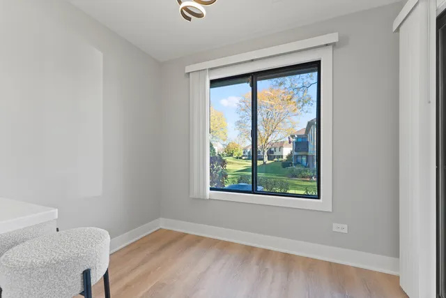 $279,900 | 813 East Carriage Lane, Unit 5, Palatine, IL 60074