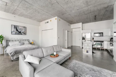 $2,290 | 133 Northeast 2nd Avenue, Unit 1711, Miami, FL 33132
