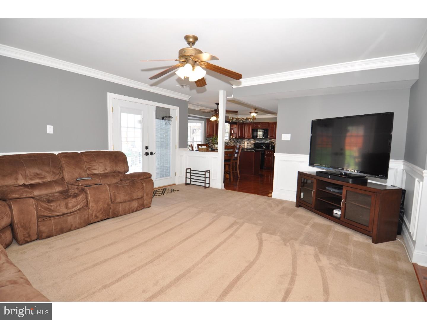 42 Manchester Road Mount Holly, NJ 08060 - Photo 5 of 25 Family Room