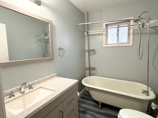 $1,600 | 19 Darrow Street, Unit 2, New London, CT 06320