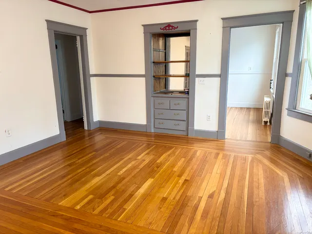 $1,600 | 19 Darrow Street, Unit 2, New London, CT 06320