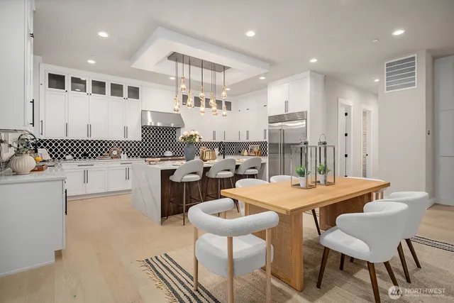 $5,360,000 | 3204 116th Avenue Northeast, Bellevue, WA 98005