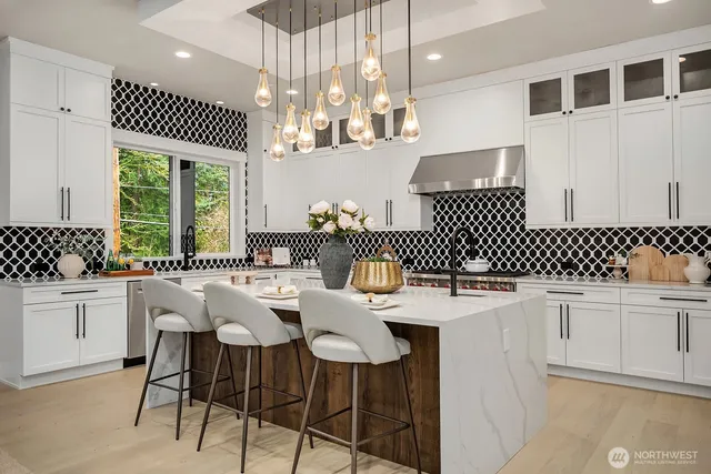 $5,360,000 | 3204 116th Avenue Northeast, Bellevue, WA 98005