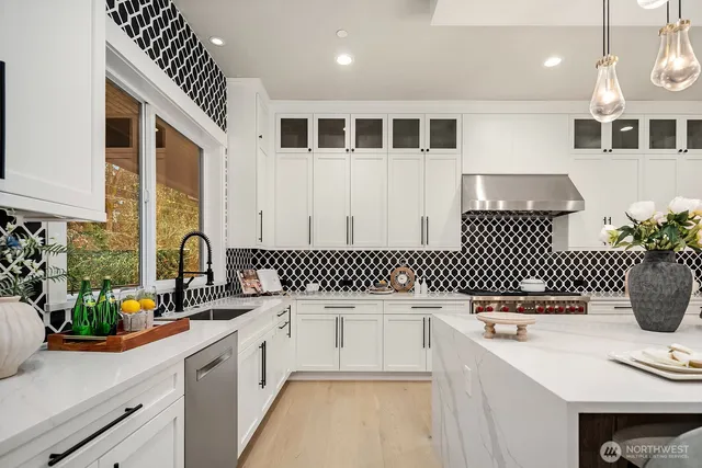 $5,360,000 | 3204 116th Avenue Northeast, Bellevue, WA 98005