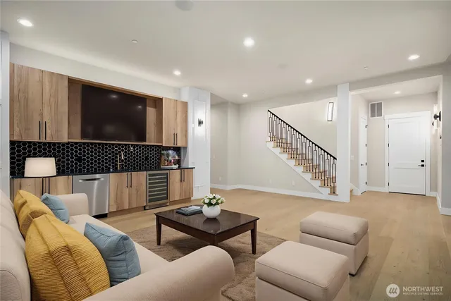 $5,360,000 | 3204 116th Avenue Northeast, Bellevue, WA 98005