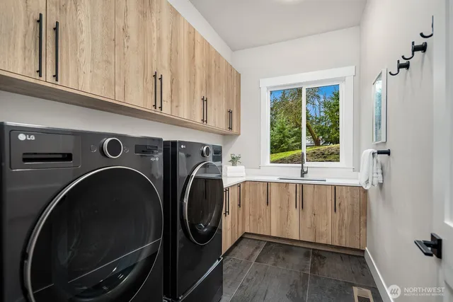 $5,360,000 | 3204 116th Avenue Northeast, Bellevue, WA 98005