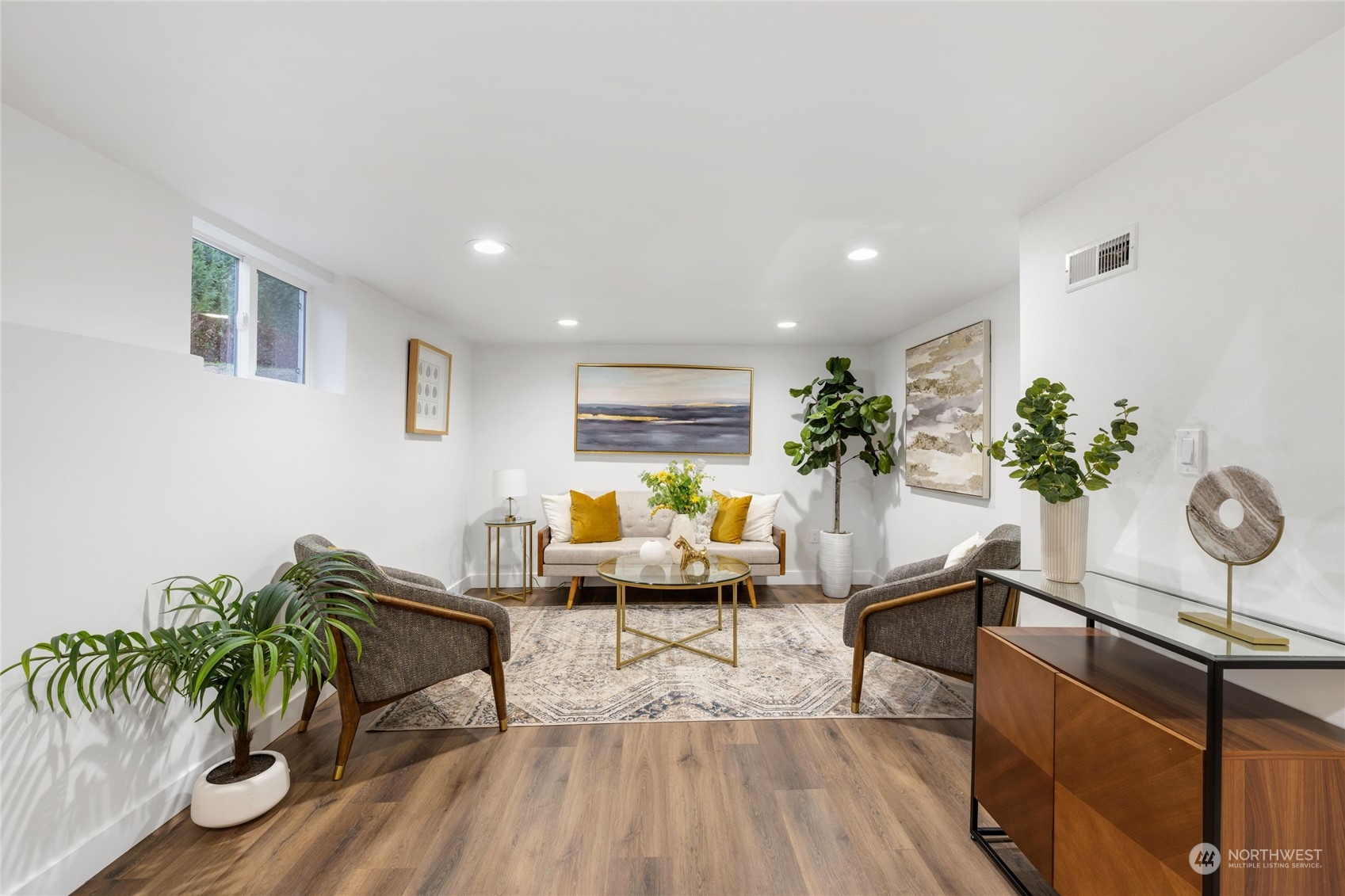 12042 Renton Avenue South Seattle, WA 98178 - Photo 15 of 40 Gallery Image 15